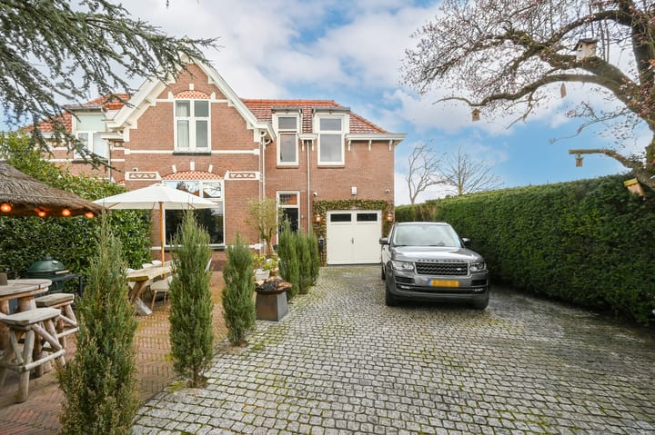 Photo 4 of Hooftstraat 136-A