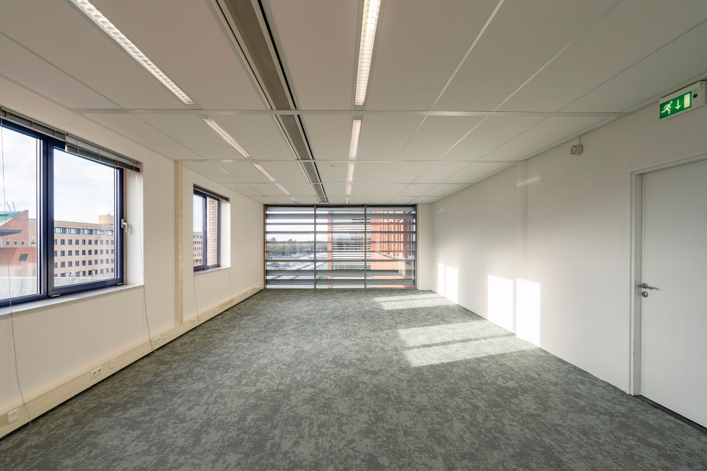 Bekijk foto 2 van Piet Mondriaanlaan 12