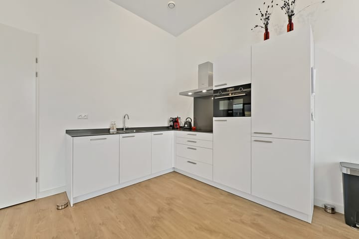 Photo 10 of Brouwhuisstraat 6-V