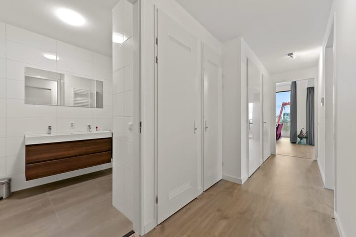 Photo 16 of Brouwhuisstraat 6-V