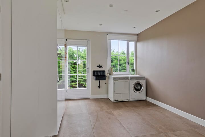 Photo 39 of Waverdijk 12