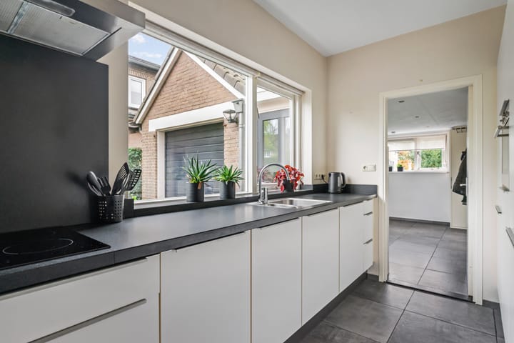 Foto 13 van Pastoor van Delftlaan 3