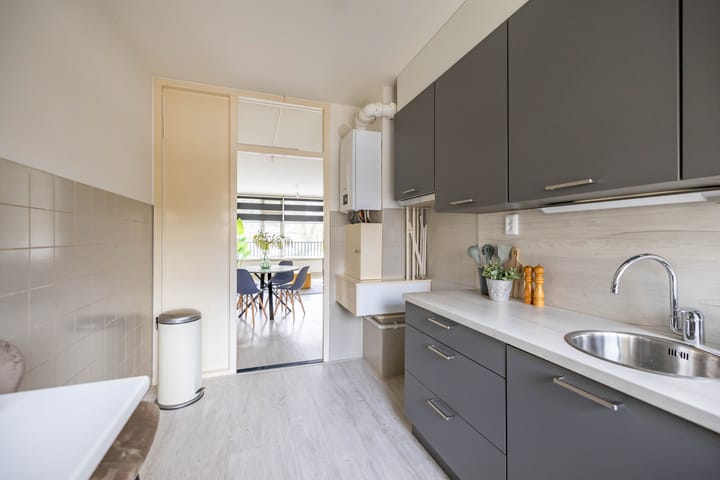 Photo 24 of Aart van der Leeuwlaan 72