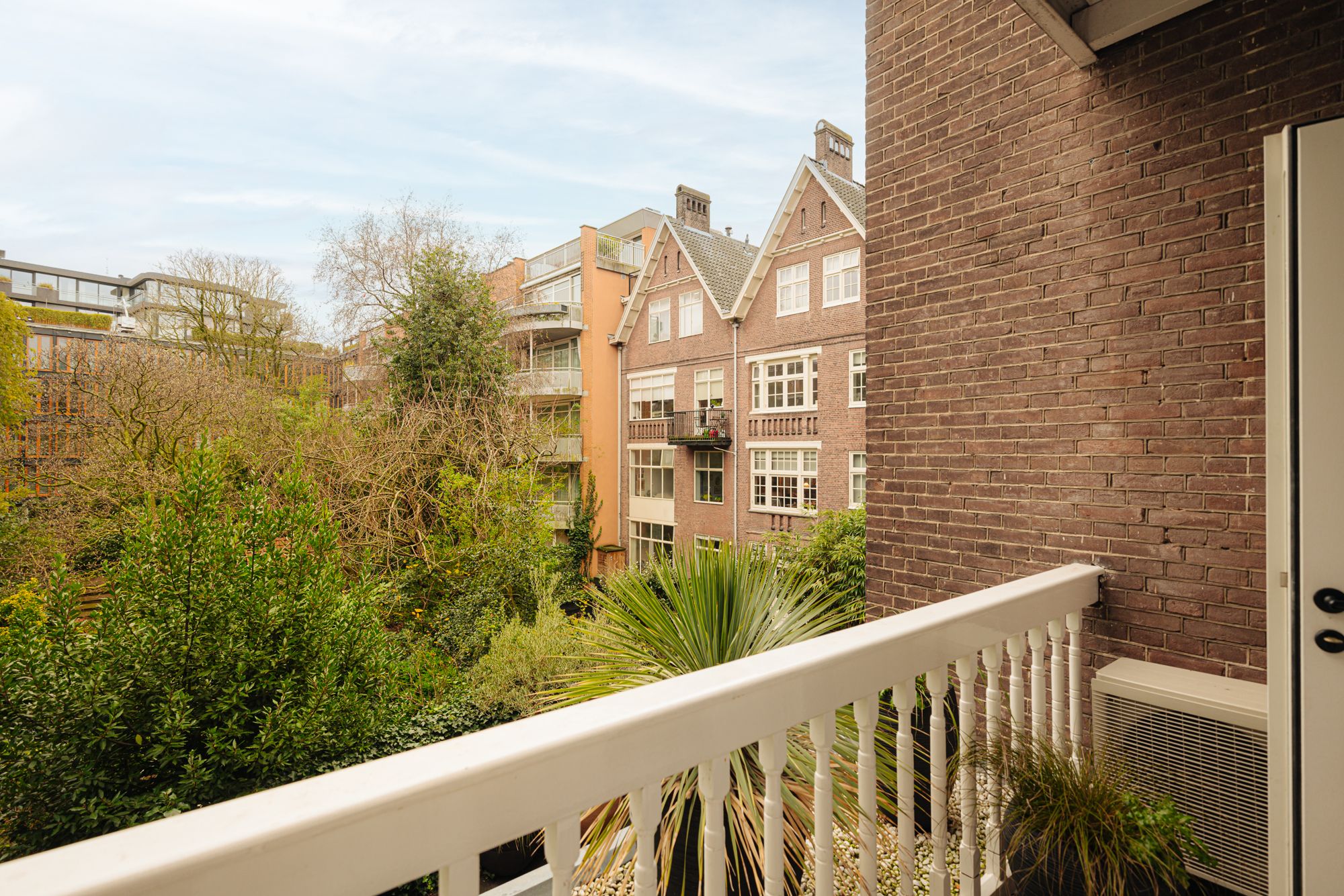 Photo 21 of Honthorststraat 50-H
