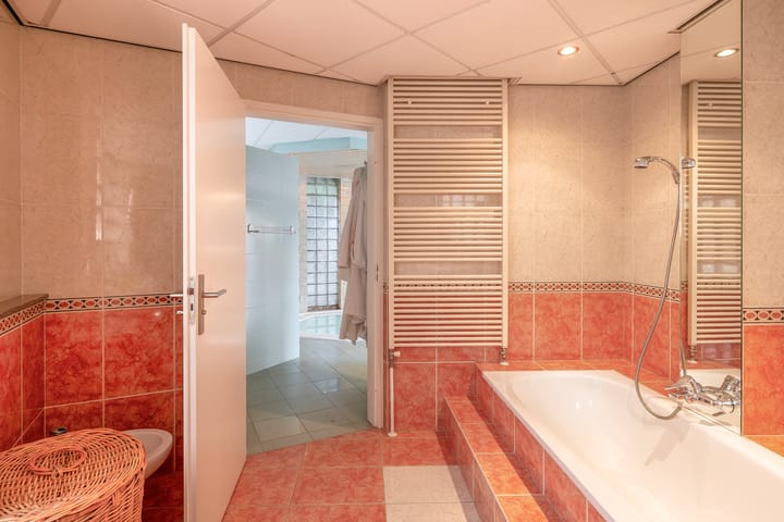 Foto 44 van Beekstraat 32-D