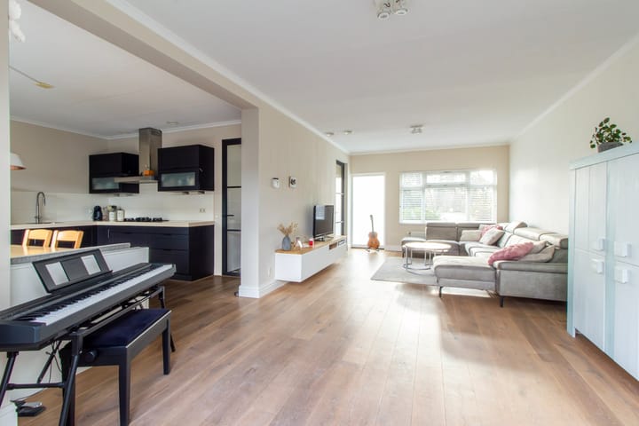 Foto 9 van Agnes Huijnstraat 20