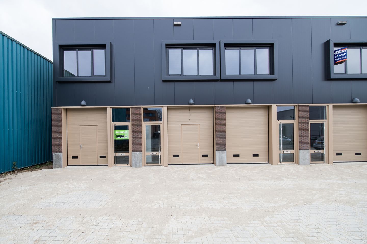 View photo 4 of Spaceshuttle 18-T