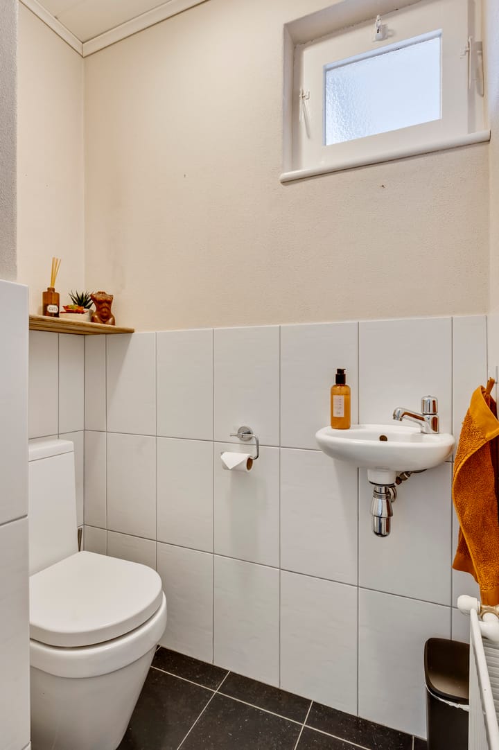 Photo 11 of Sint Willibrordusstraat 20