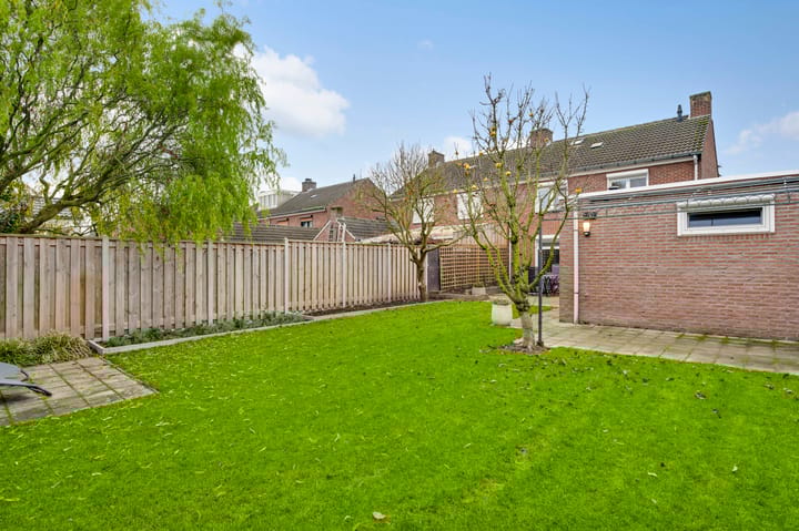 Photo 42 of Sint Willibrordusstraat 20