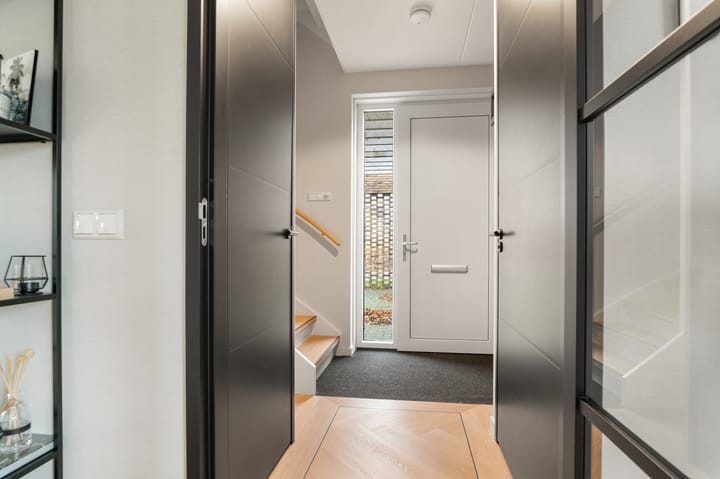 Photo 11 of Anne Vondelinglaan 15