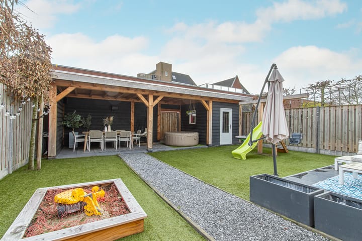 Foto 47 van Graaf Ansfriedstraat 1-A