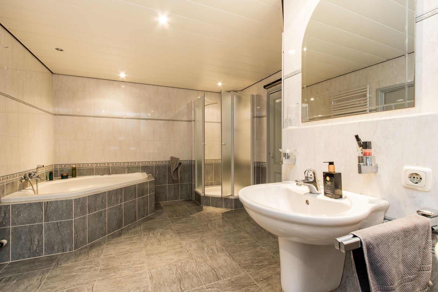 Foto 29 van Koningin Emmastraat 4