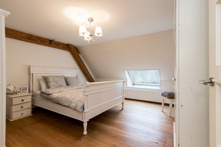 Photo 38 of Koningin Emmastraat 4