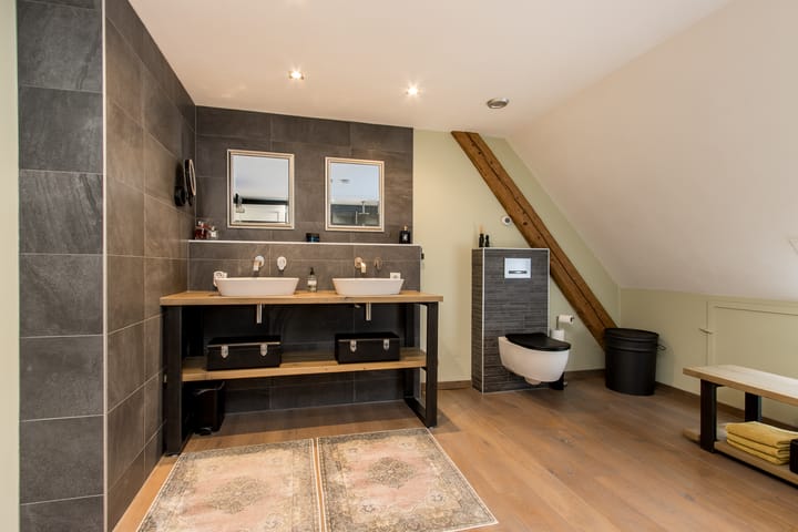 Photo 46 of Koningin Emmastraat 4