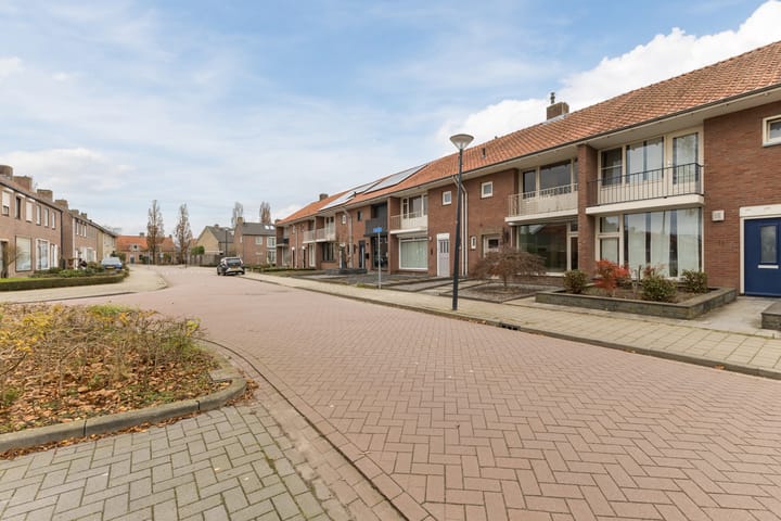 Photo 39 of Vezelstraat 15