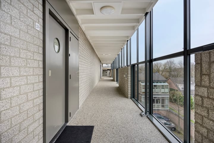 Foto 5 van Burgemeester Mazairaclaan 41