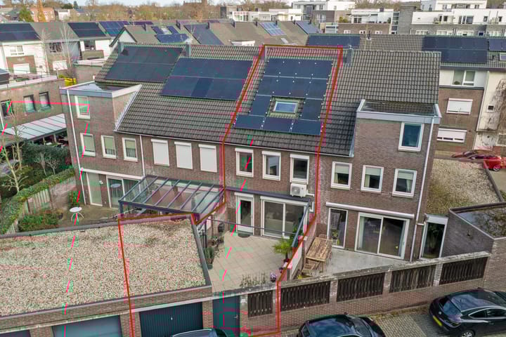 Foto 2 van Vrouw Traasstraat 14