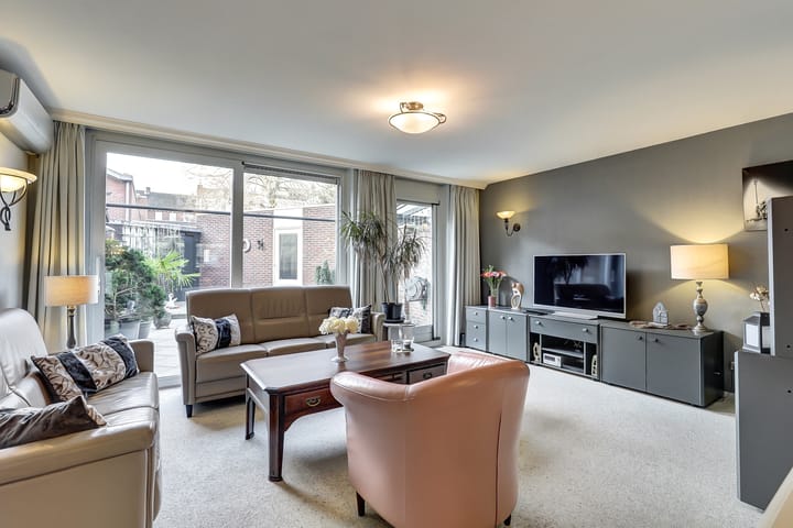 Foto 3 van Vrouw Traasstraat 14