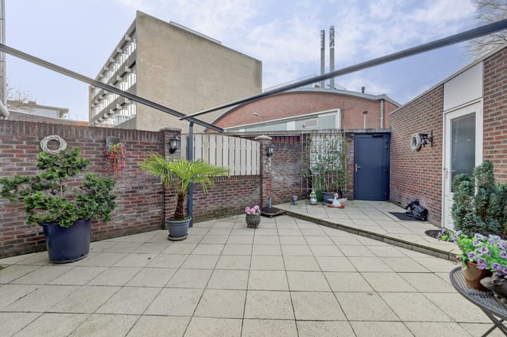 Foto 23 van Vrouw Traasstraat 14