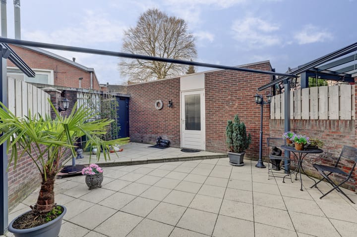 Foto 24 van Vrouw Traasstraat 14