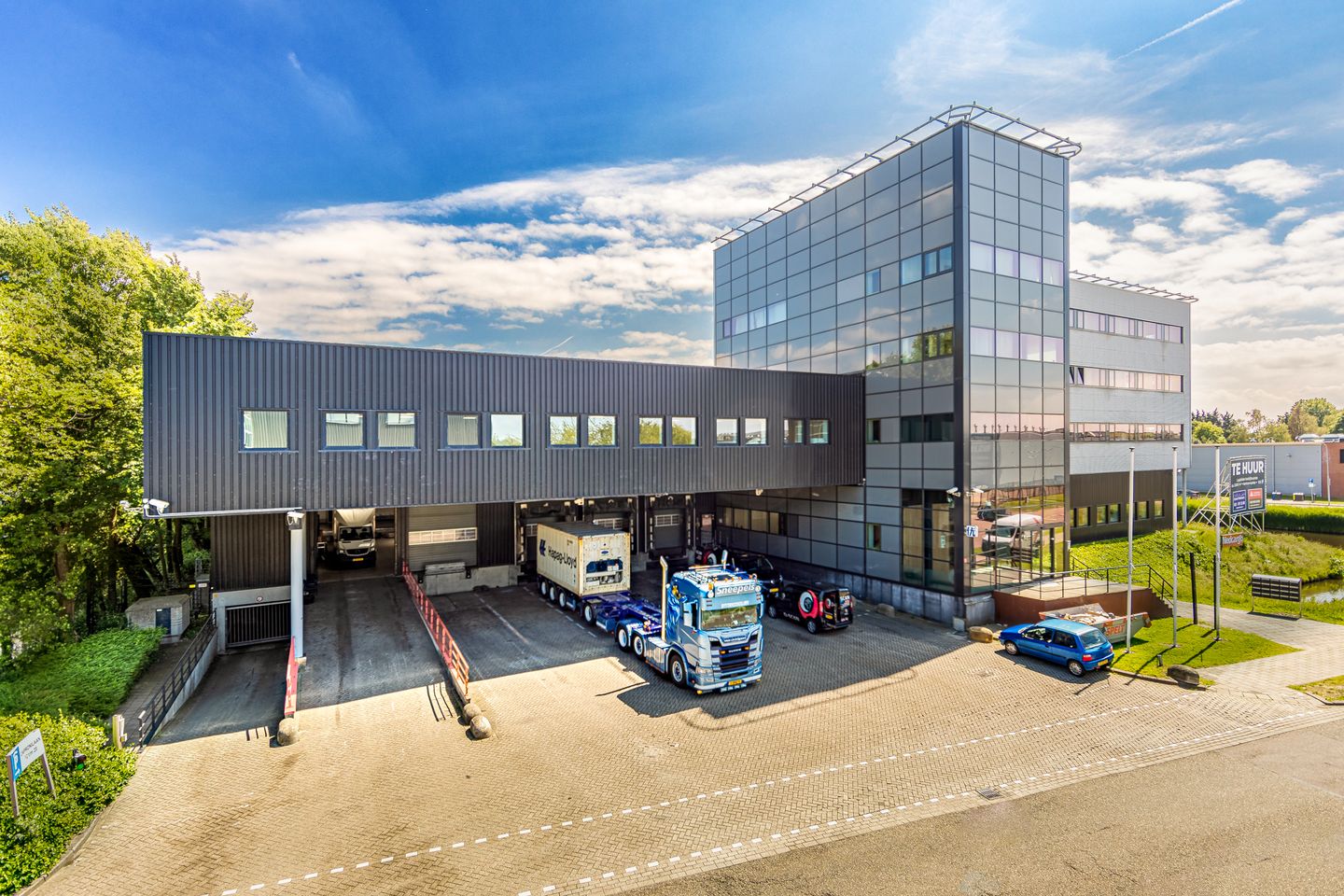 View photo 1 of Capronilaan 12