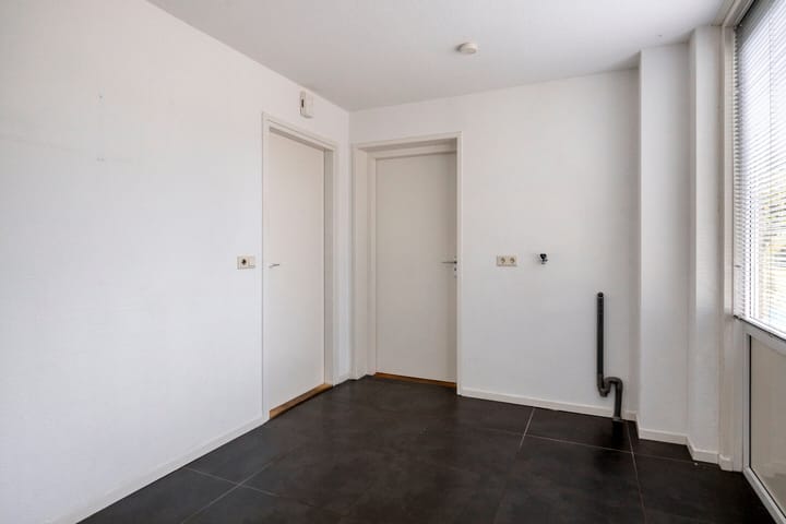 Photo 18 of Alberthus Risaeusstraat 8-A