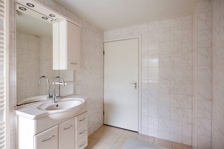 Photo 30 of Alberthus Risaeusstraat 8-A