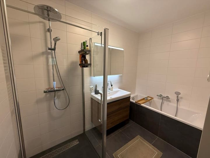 Foto 8 van Startbaan 116