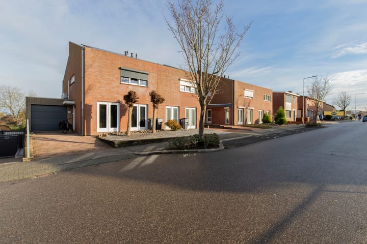 Photo 2 of Kapelaan Berixstraat 11-A