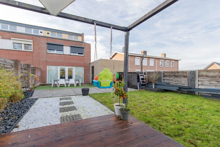 Photo 26 of Kapelaan Berixstraat 11-A