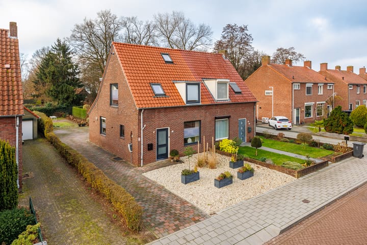 Foto 44 van Schoolstraat 11