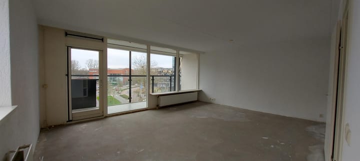 Photo 13 of Van Eesterenplein 47