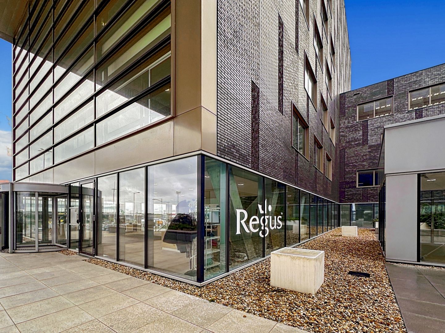 Bekijk foto 1 van Rotterdam Airportplein 22