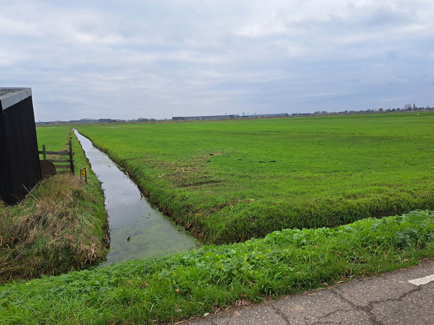 View photo 1 of Onderweg