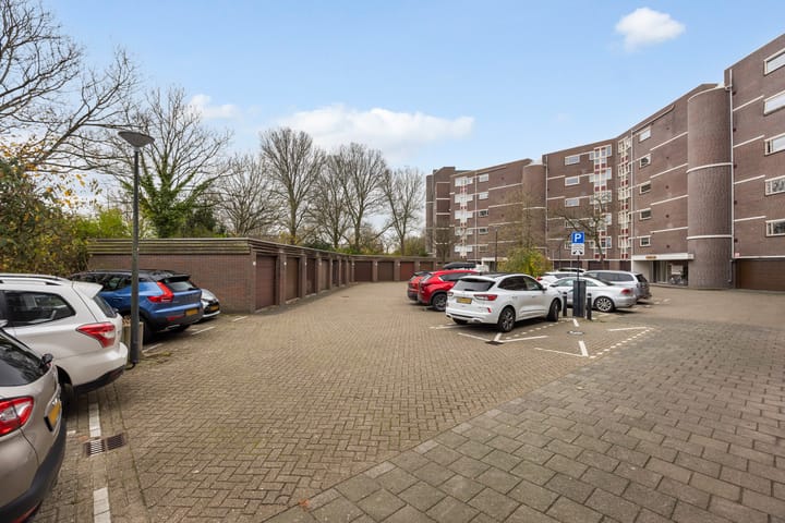 Photo 10 of Dr. Albert Schweitzerdreef 383