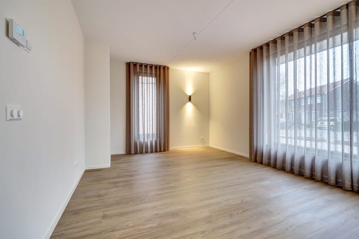 Foto 9 van Schoorstraat 10