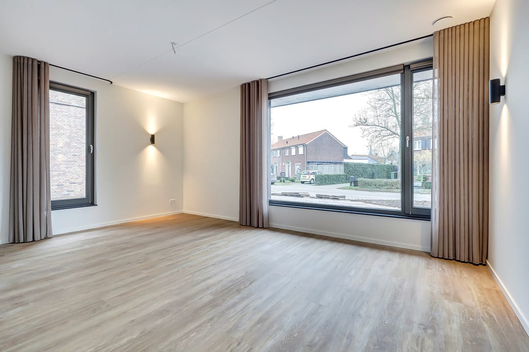 Foto 11 van Schoorstraat 10