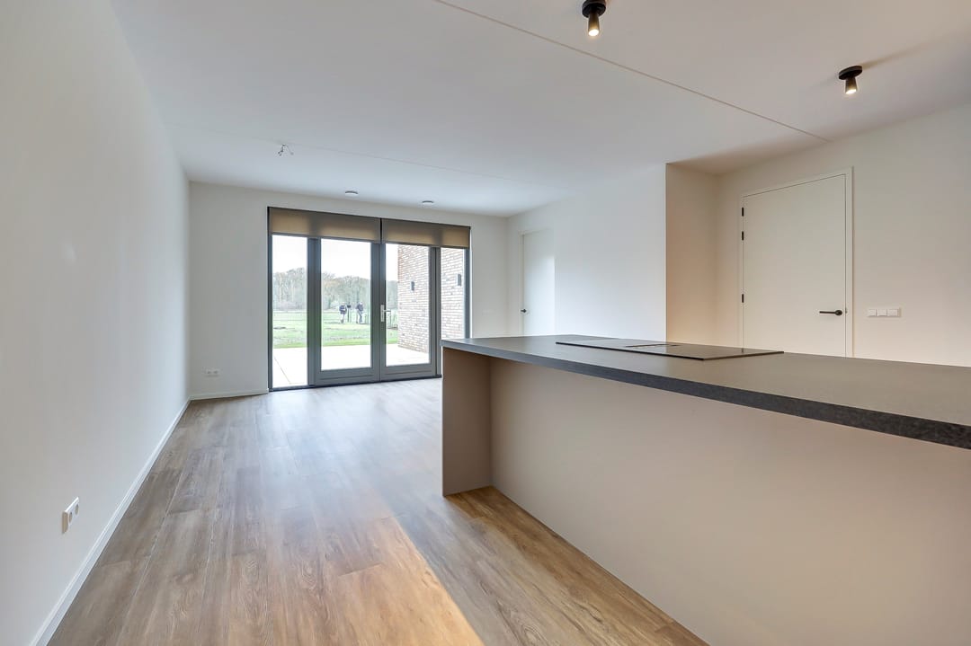 Foto 16 van Schoorstraat 10