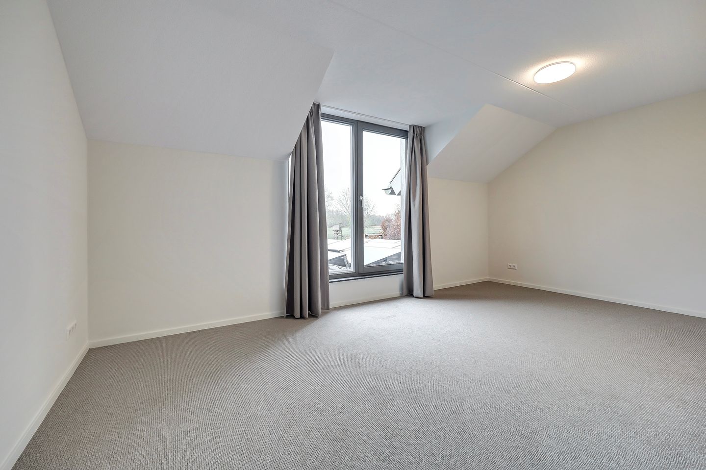 Foto 25 van Schoorstraat 10