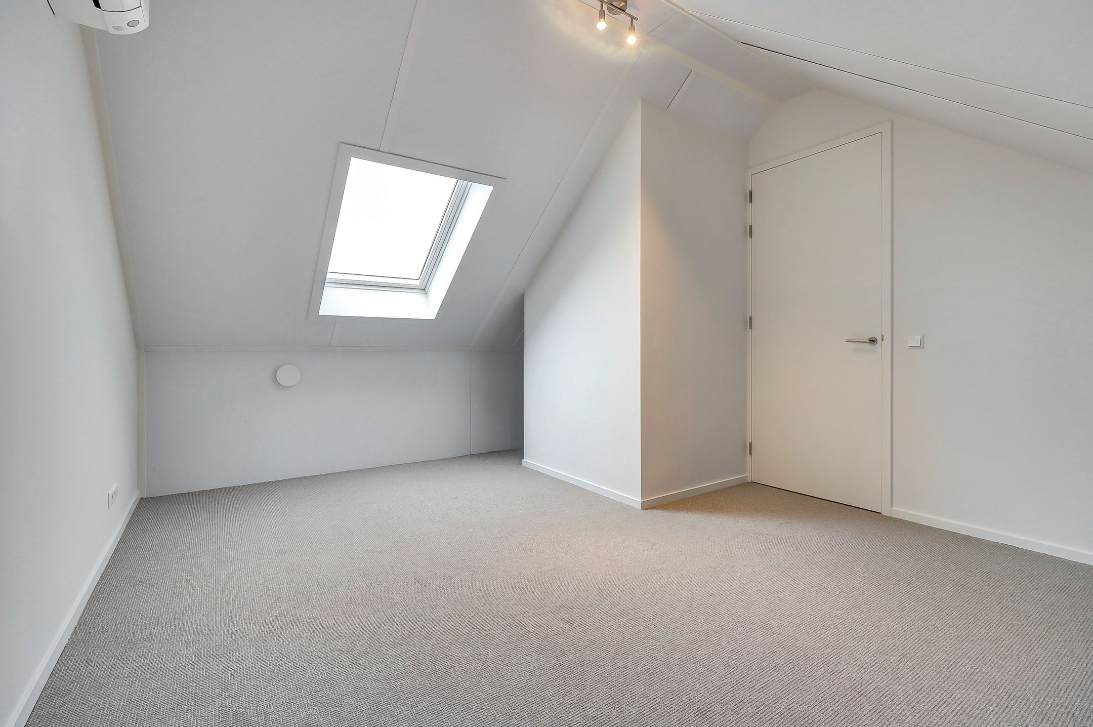 Foto 39 van Schoorstraat 10