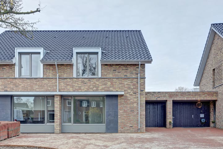 Foto 44 van Schoorstraat 10