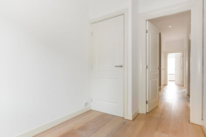 Foto 16 van Gevers Deynootweg 143