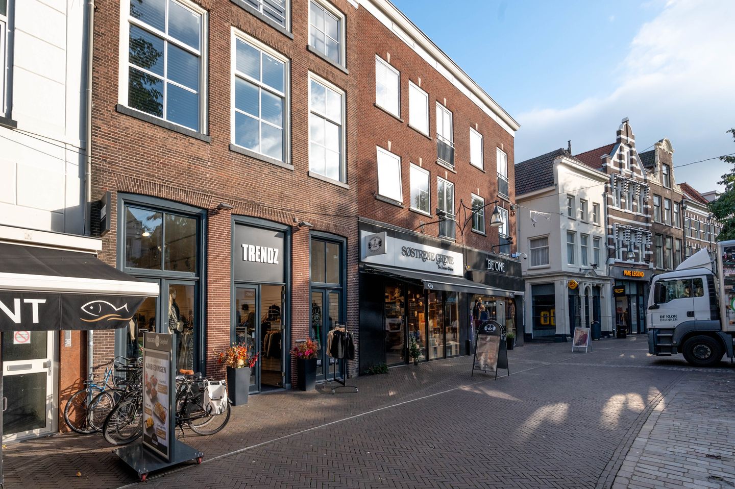 Bekijk foto 2 van Melkmarkt 30