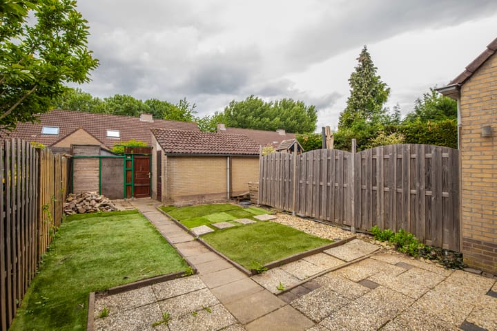 Photo 15 of Hallsteinstraat 61