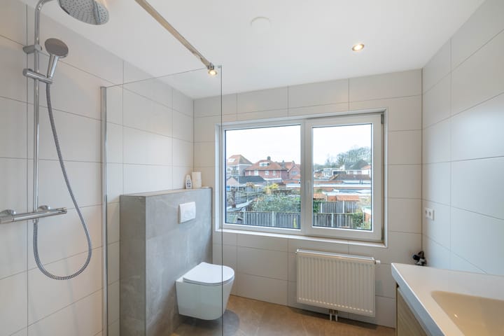 Photo 5 of Vinkenstraat 1-A