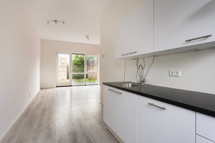 Photo 15 of Voorstraat 1-E