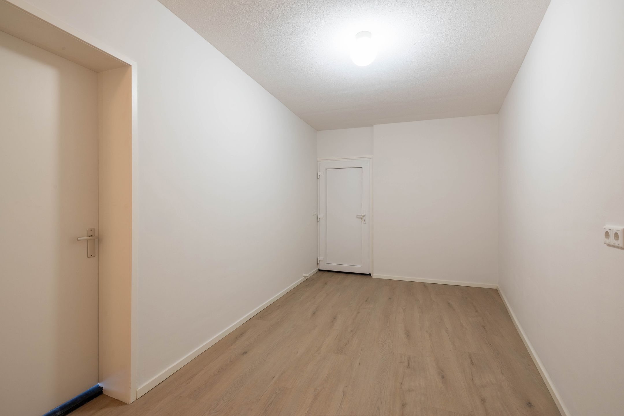 Photo 12 of Vinkenstraat 1-B