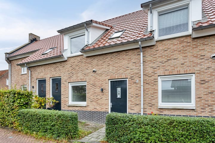 Photo 31 of Voorstraat 1-E