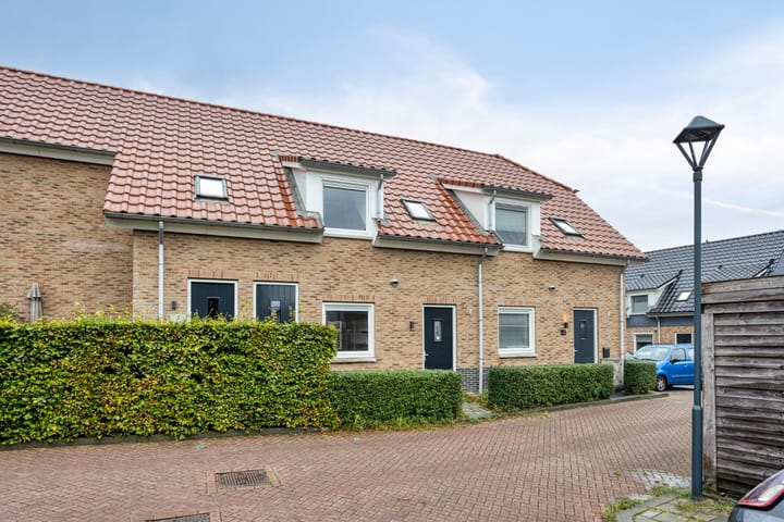 Photo 33 of Voorstraat 1-E