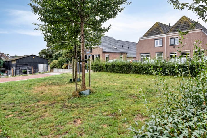 Photo 36 of Voorstraat 1-E